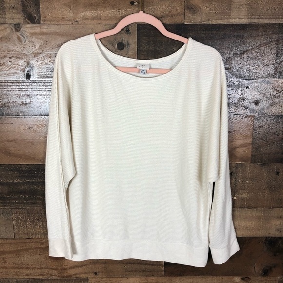 A new day sweater‎ - Picture 1 of 8